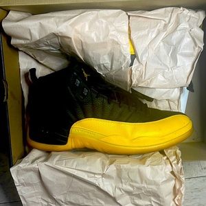 COPY - 12 Jordans black/ university Gold - black